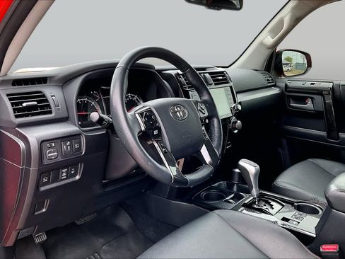 Used 2024 Toyota 4Runner TRD Off-Road Premium w/ Off Road Premium Plus Package AWD/4WD image 17