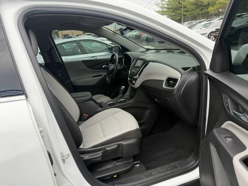 Used 2019 Chevrolet Equinox LT w/ Driver Convenience Package FWD image 12