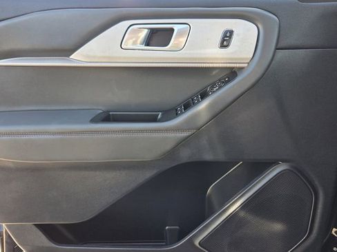 Used 2025 Ford Explorer Active RWD image 22