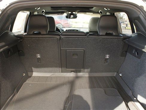 Used 2021 Volvo XC40 P8 Recharge w/ Advanced Package image 5