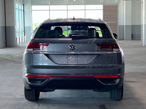 Used 2023 Volkswagen Atlas Cross Sport SE AWD/4WD image 9