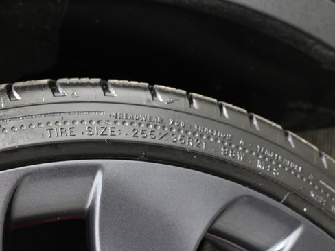 Used 2023 Tesla Model Y Performance image 32