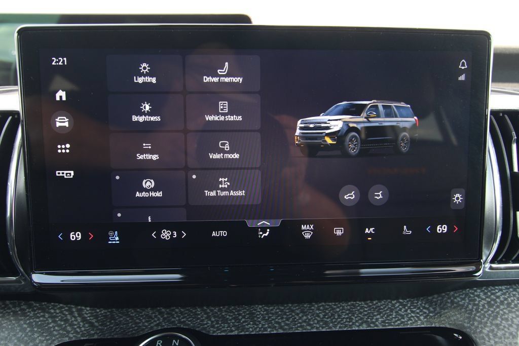 Used 2025 Ford Expedition Tremor AWD/4WD image 31