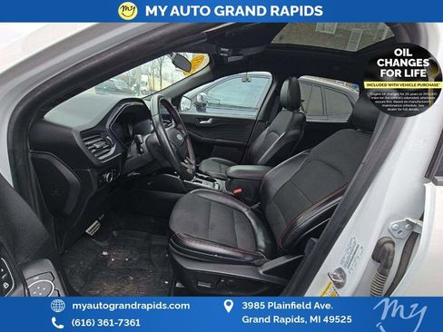 Used 2023 Ford Escape ST-Line w/ Tech Pack #1 image 4