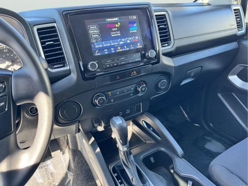 Used 2022 Nissan Frontier SV image 20