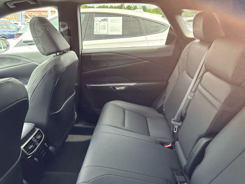 Used 2024 Lexus RX 350 Premium w/ Accessory Package (Z1) AWD/4WD image 10