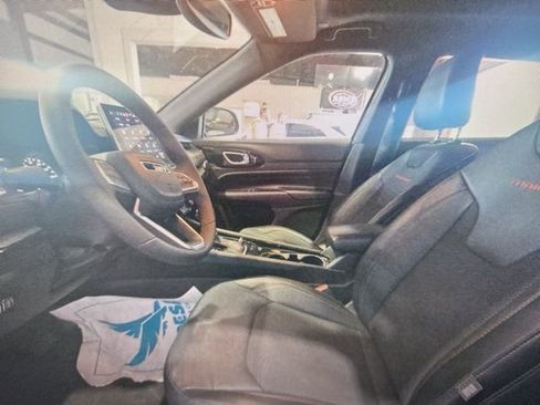 Used 2023 Jeep Compass Trailhawk w/ Sun and Sound Group AWD/4WD image 5