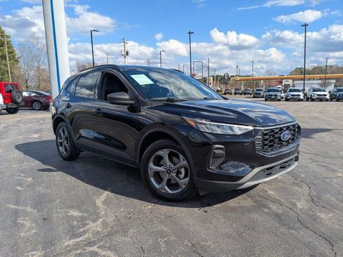 Certified 2025 Ford Escape ST-Line image 2