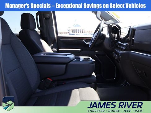 Used 2025 Chevrolet Silverado 1500 LT AWD/4WD image 9