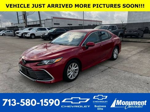 Used 2024 Toyota Camry LE image 1