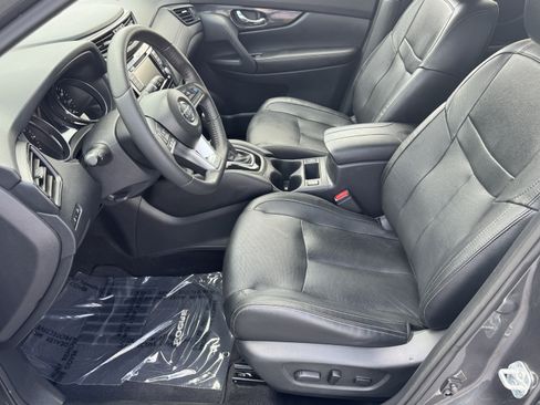 Used 2019 Nissan Rogue SL AWD/4WD image 9
