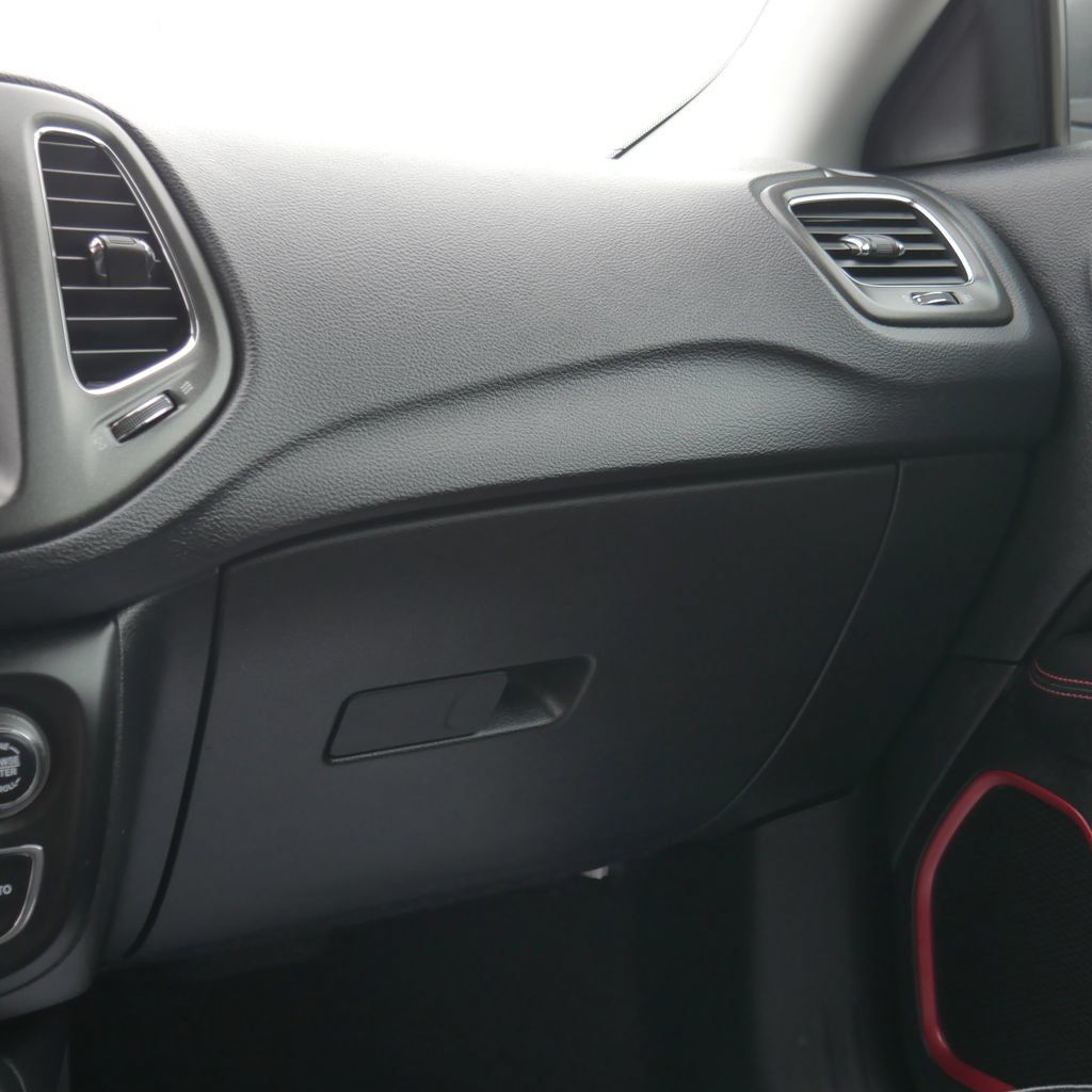 Used 2020 Jeep Compass Trailhawk w/ Cold Weather Group AWD/4WD image 33