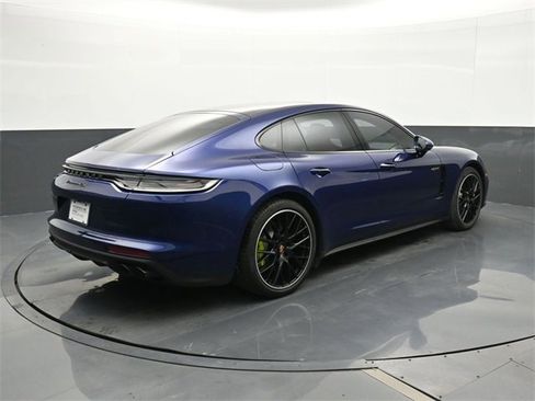 Used 2023 Porsche Panamera 4S w/ Premium Package image 22