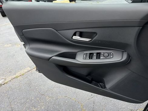 Used 2026 Nissan Sentra SV w/ SV Convenience Package FWD image 27