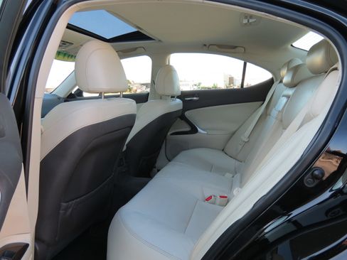 Used 2011 Lexus IS 250 4dr Sport Sdn RWD image 34