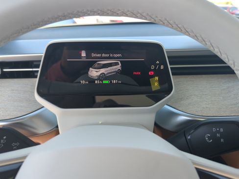 New 2025 Volkswagen ID. Buzz 1st Edition image 11