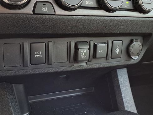 Used 2023 Toyota Tacoma TRD Off-Road image 14