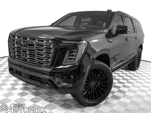 Used 2026 GMC Yukon XL Denali Ultimate w/ LPO, Floor Liner Package AWD/4WD image 1