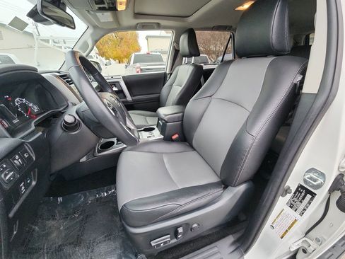 Used 2022 Toyota 4Runner SR5 Premium image 13