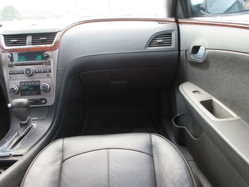 Used 2010 Chevrolet Malibu LTZ image 16