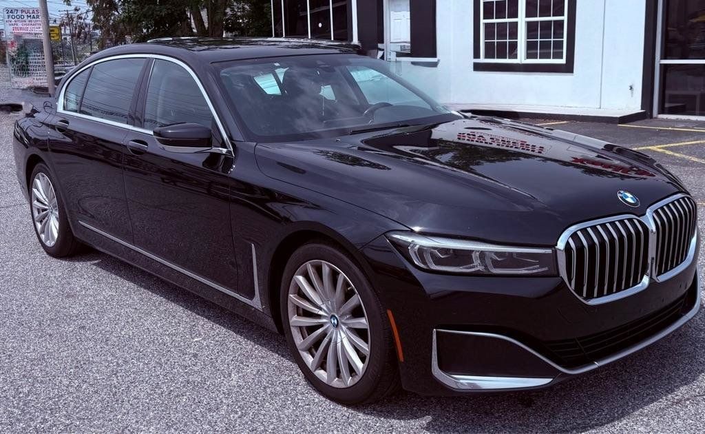 Used 2022 BMW 740i RWD image 2
