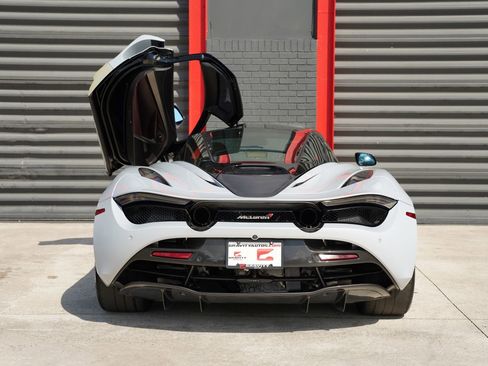 Used 2018 McLaren 720S RWD image 13