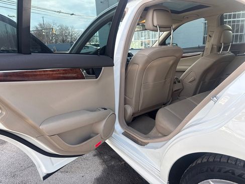 Used 2011 Mercedes-Benz C 300 4MATIC Sedan image 12