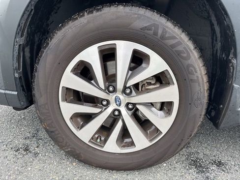 Certified 2025 Subaru Outback Premium AWD/4WD image 17