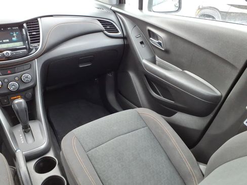 Used 2017 Chevrolet Trax LS image 23