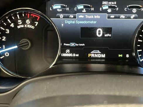 Used 2018 Ford F150 Platinum w/ Equipment Group 701A Luxury image 6