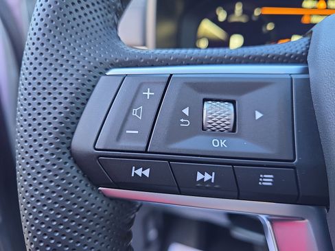 New 2025 Mitsubishi Outlander SE image 17