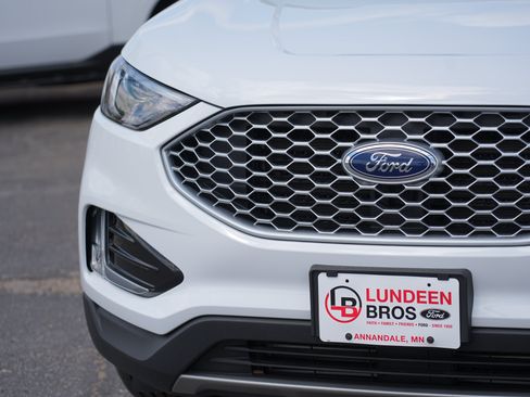 Used 2024 Ford Edge SEL w/ Convenience Package AWD/4WD image 11