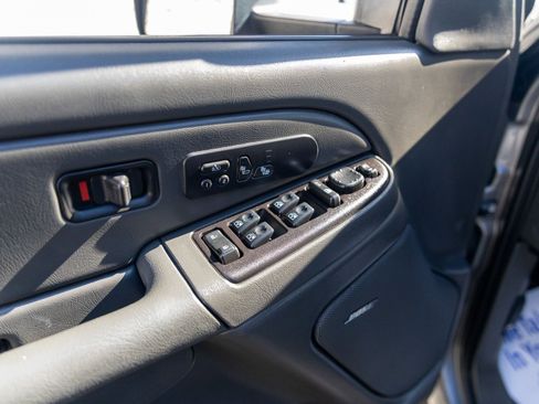 Used 2006 GMC Sierra 2500 SLT w/ Heavy-Duty Power Package image 31