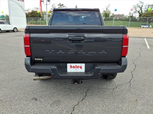 Certified 2025 Toyota Tacoma TRD Off-Road image 6