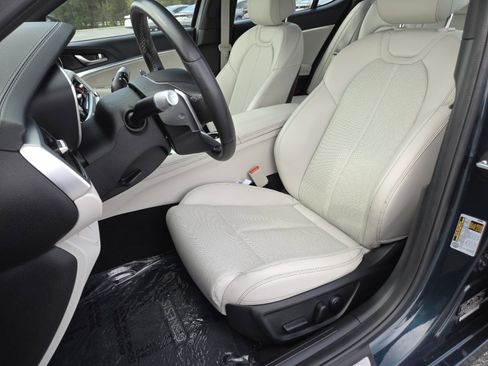 Used 2025 Genesis G70 2.5T AWD/4WD image 26