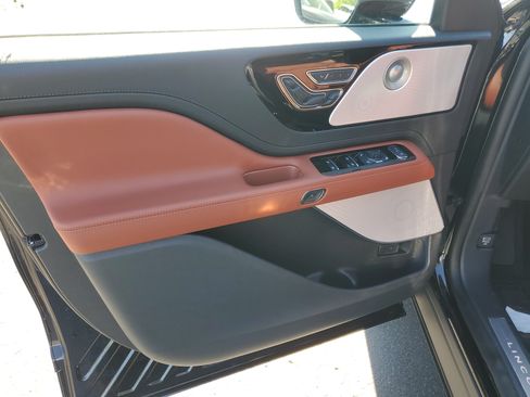 New 2026 Lincoln Aviator Reserve AWD/4WD image 8