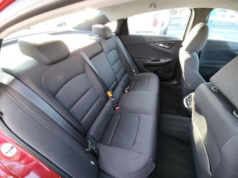 Used 2018 Chevrolet Malibu LT image 16