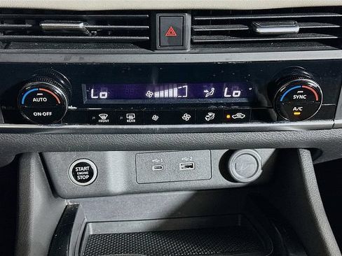 Used 2023 Nissan Rogue SV FWD image 16