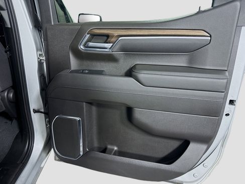 Used 2022 Chevrolet Silverado 1500 LT image 28