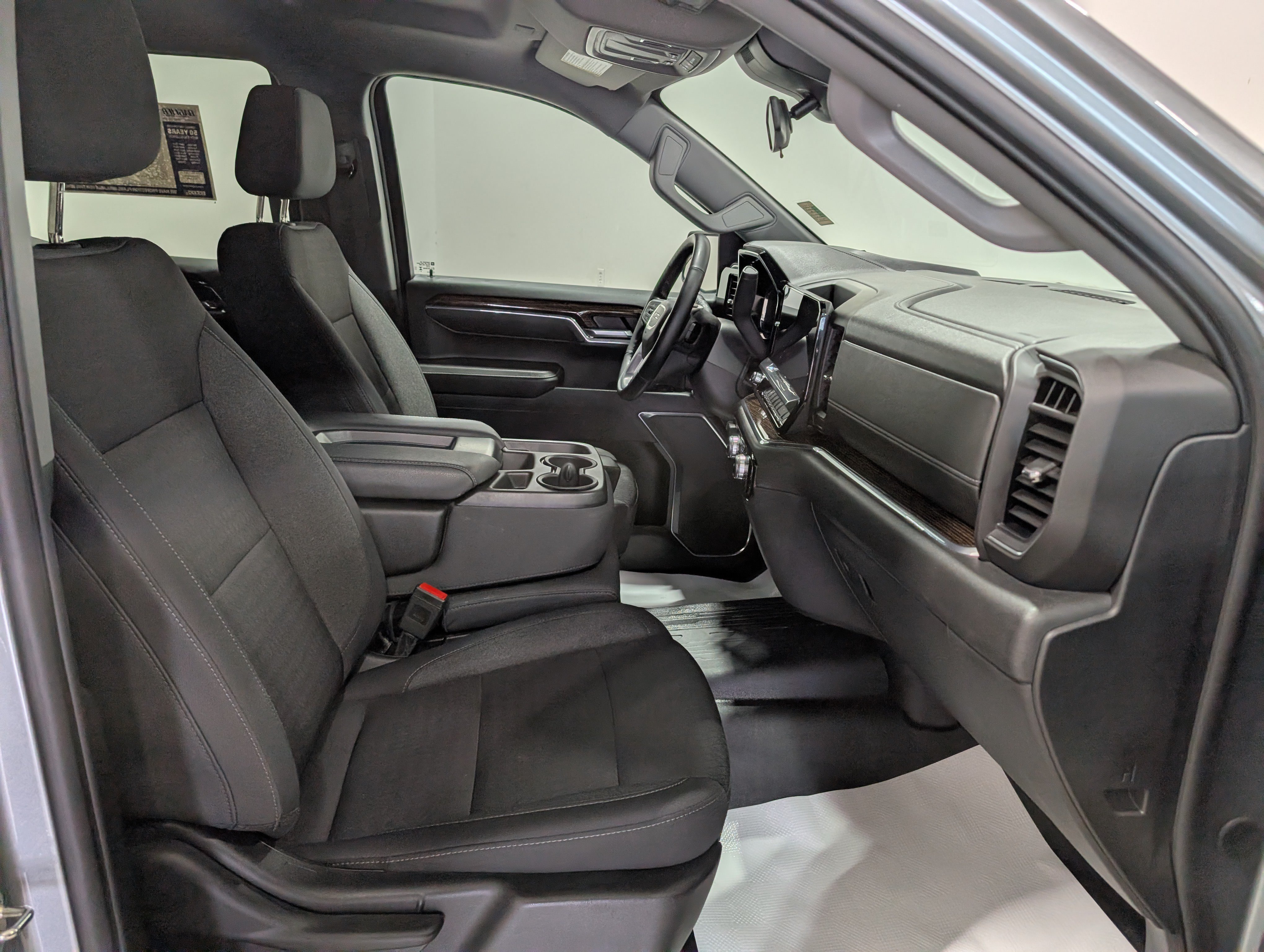Used 2024 GMC Sierra 1500 Elevation w/ X31 Off-Road Package AWD/4WD image 18
