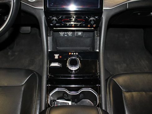 Certified 2022 Jeep Grand Cherokee L Limited AWD/4WD image 24