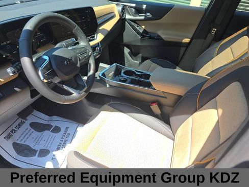Used 2025 Chevrolet Equinox ACTIV w/ Convenience Package III AWD/4WD image 13