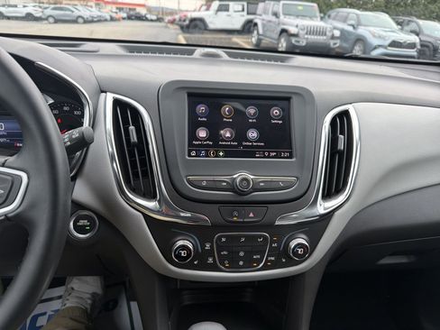 Used 2023 Chevrolet Equinox LT image 11