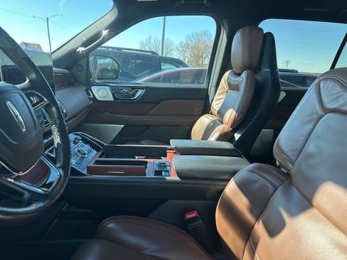 Used 2023 Lincoln Navigator L Reserve image 6