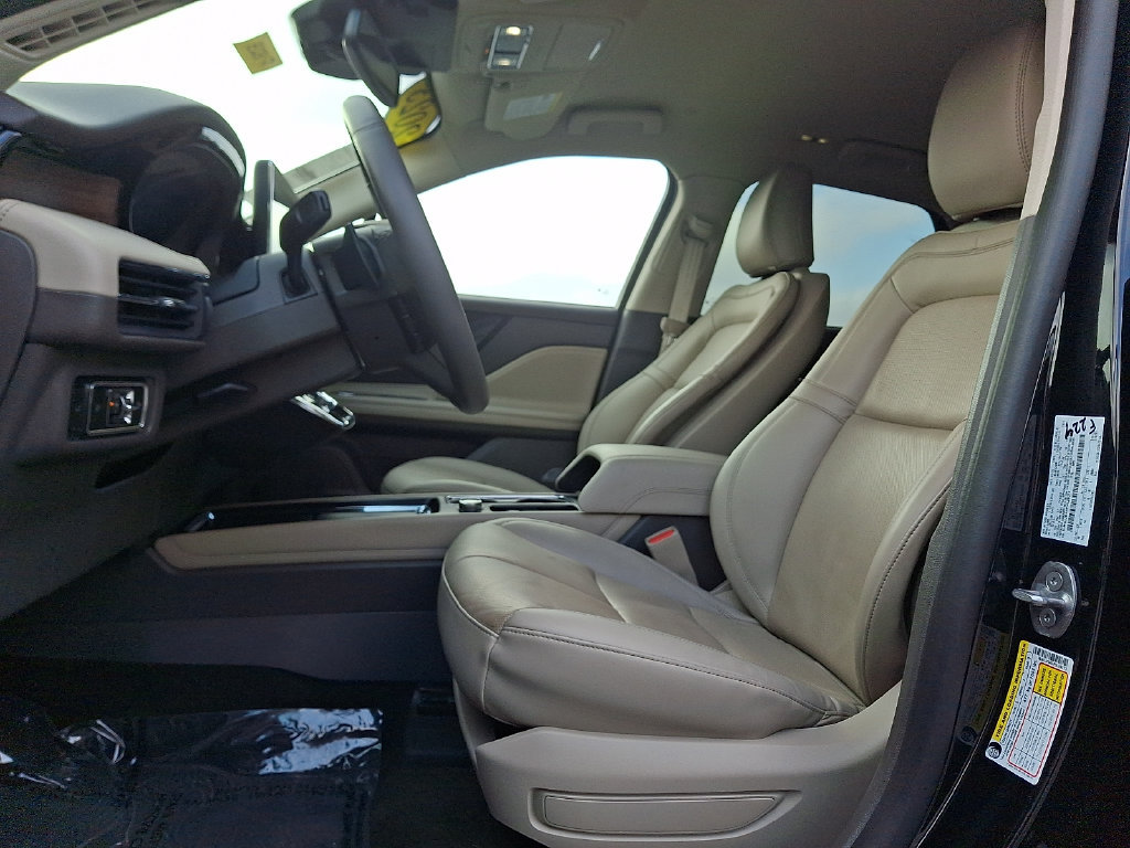 Used 2023 Lincoln Corsair Reserve AWD/4WD image 13
