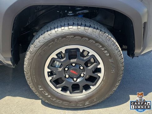 Used 2025 Toyota Tacoma TRD Off-Road AWD/4WD image 5