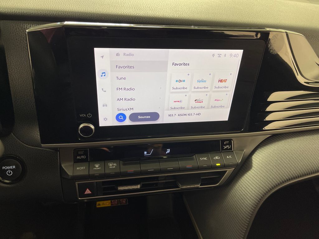 Used 2025 Toyota Camry SE FWD image 20