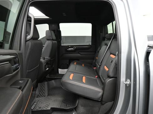 Used 2024 GMC Sierra 2500 AT4 w/ AT4 Premium Plus Package AWD/4WD image 19