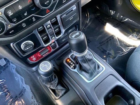 Used 2024 Jeep Wrangler Unlimited Sport AWD/4WD image 16
