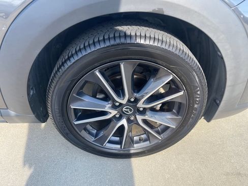Used 2018 MAZDA CX-3 Touring w/ Preferred Equipment Package FWD image 12